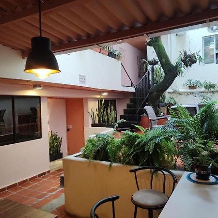 Hostal Casa Primavera メデジン エクステリア 写真