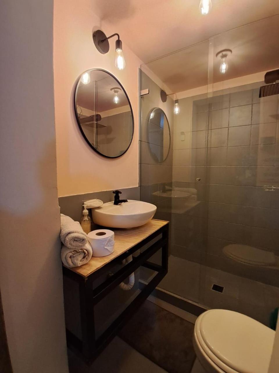 Hostal Casa Primavera メデジン エクステリア 写真